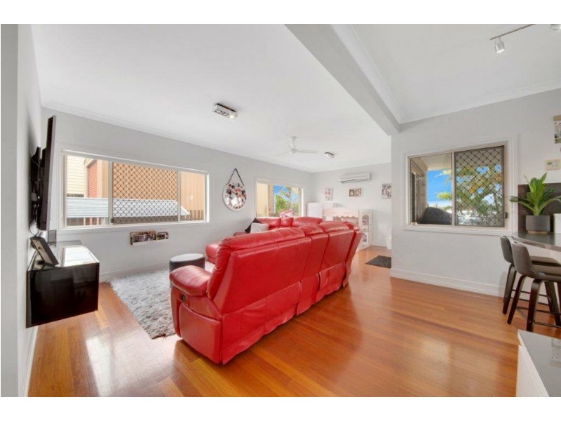 11 Caledon Street, Tannum Sands QLD 4680