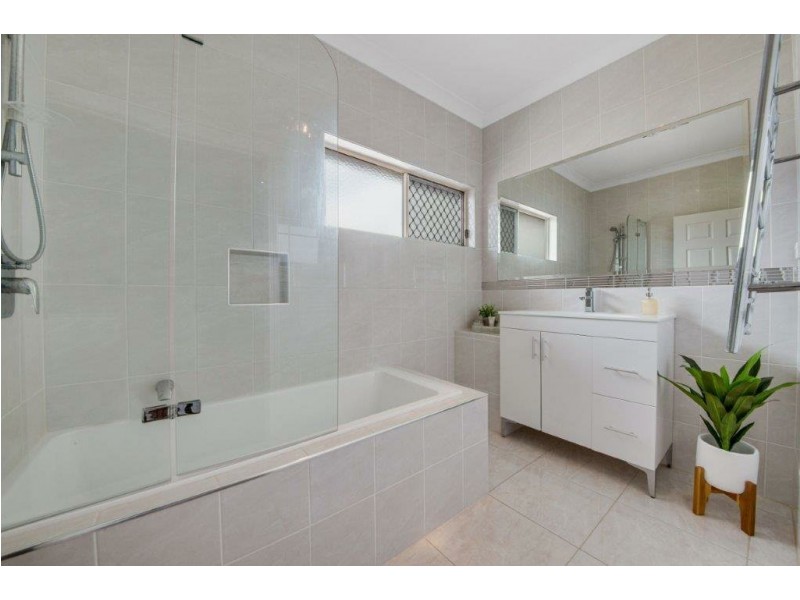 11 Caledon Street, Tannum Sands QLD 4680