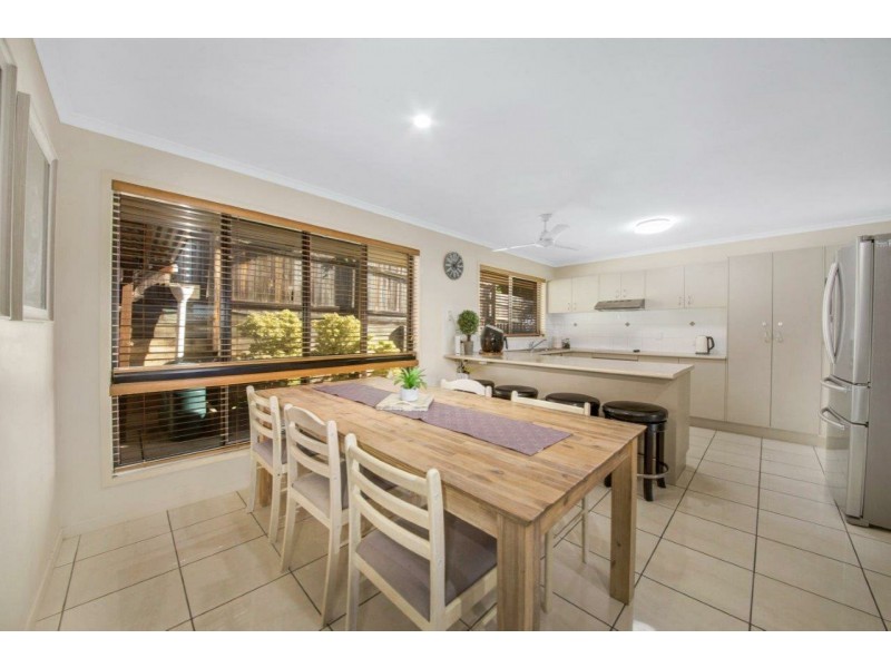 2/11 Golf View Drive, Boyne Island QLD 4680