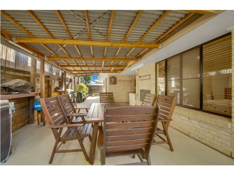 2/11 Golf View Drive, Boyne Island QLD 4680