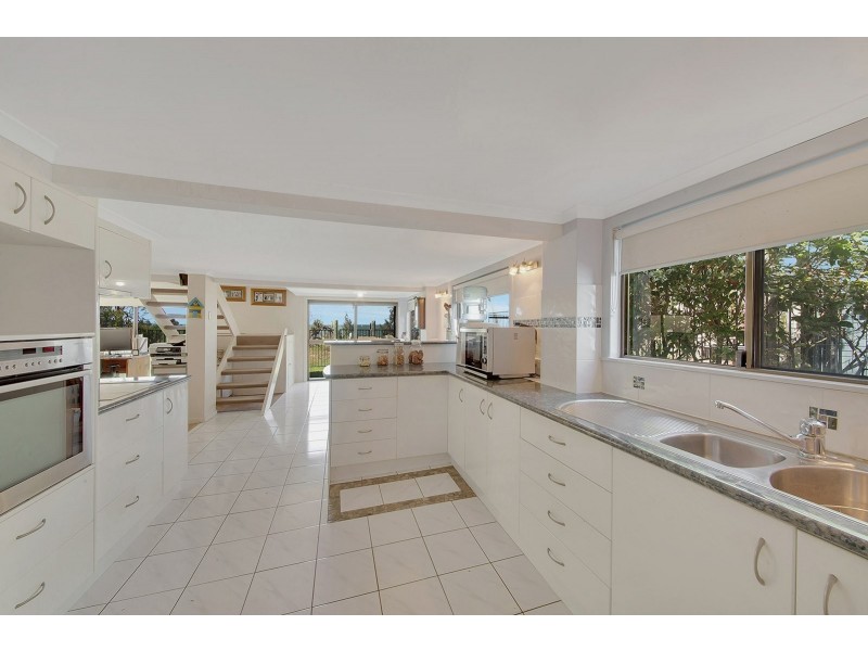 12 The Oaks Road, Tannum Sands QLD 4680