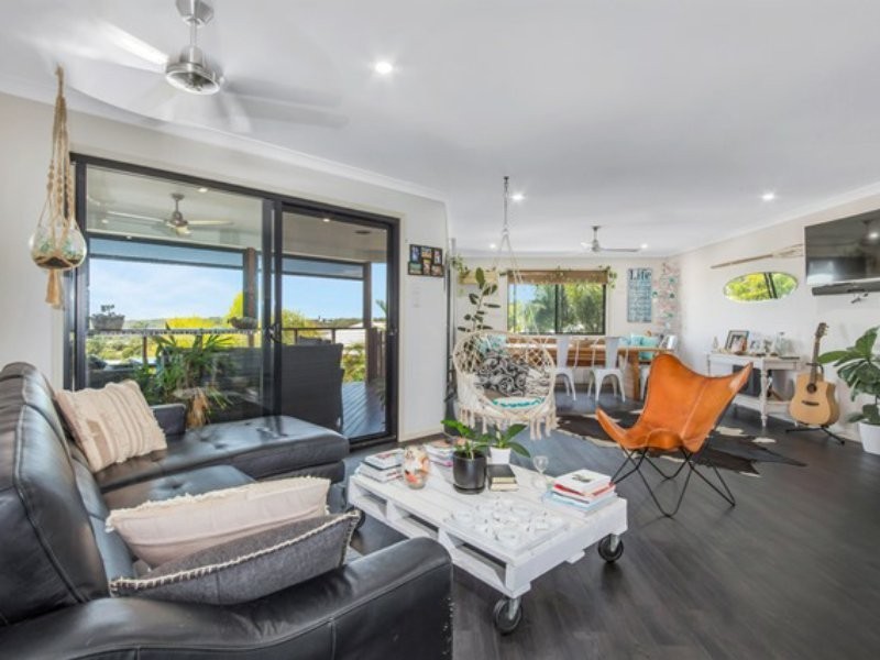 35 LIGHTHOUSE DR, Boyne Island QLD 4680