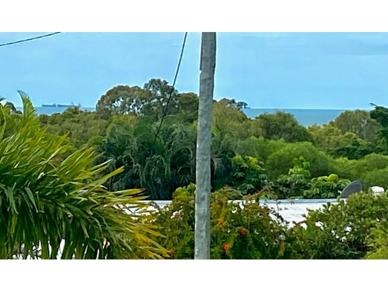 Unit 1 & 2/2 Elizabeth Street, Tannum Sands QLD 4680