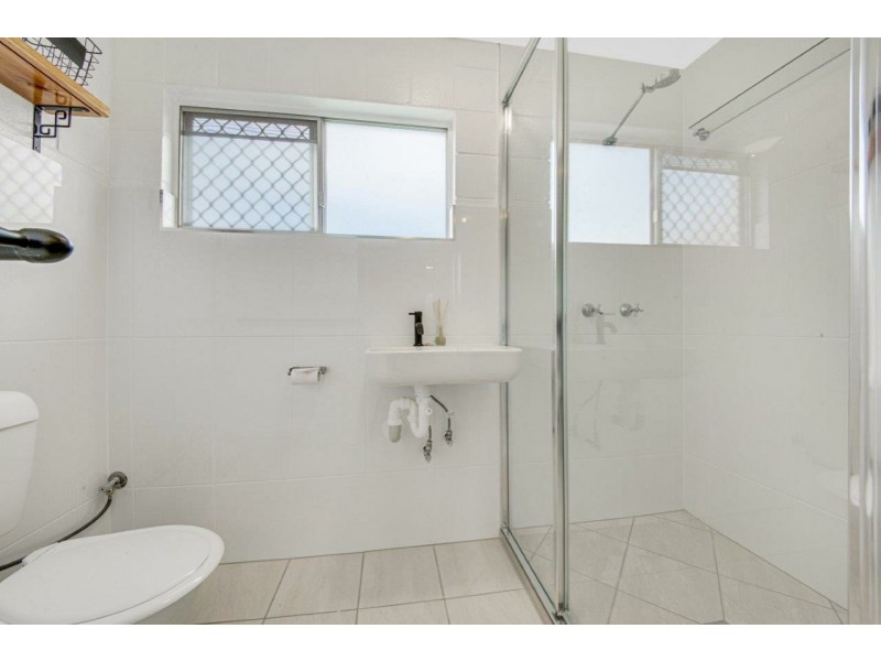 Unit 1 & 2/2 Elizabeth Street, Tannum Sands QLD 4680