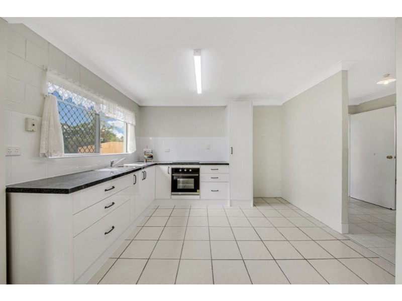 Unit 1 & 2/2 Elizabeth Street, Tannum Sands QLD 4680