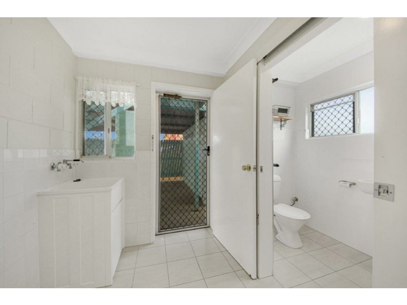 Unit 1 & 2/2 Elizabeth Street, Tannum Sands QLD 4680