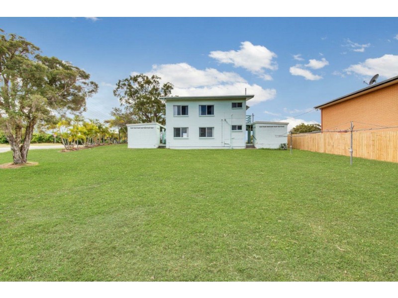 Unit 1 & 2/2 Elizabeth Street, Tannum Sands QLD 4680