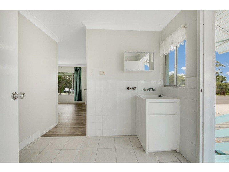 Unit 1 & 2/2 Elizabeth Street, Tannum Sands QLD 4680