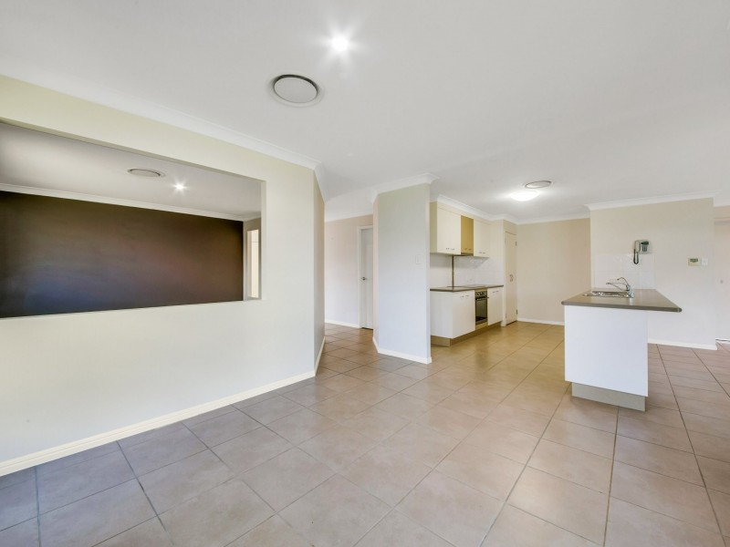 27 Woodland Court, Kirkwood QLD 4680