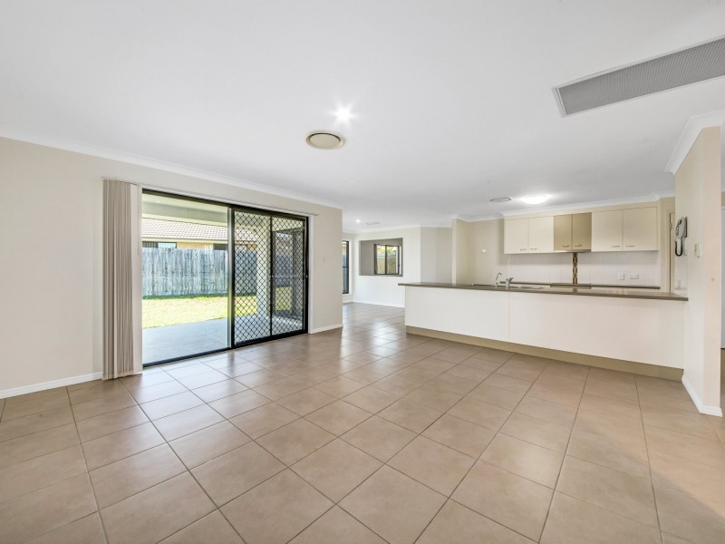 27 Woodland Court, Kirkwood QLD 4680