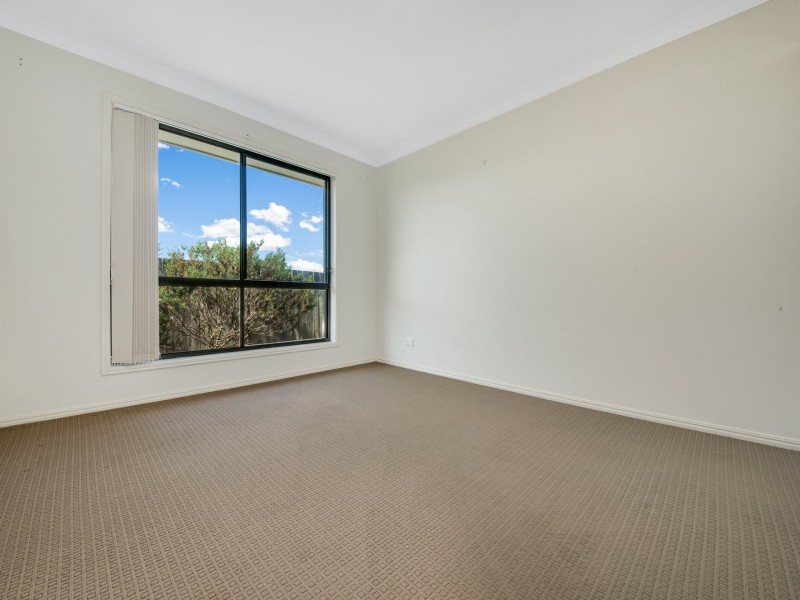 27 Woodland Court, Kirkwood QLD 4680