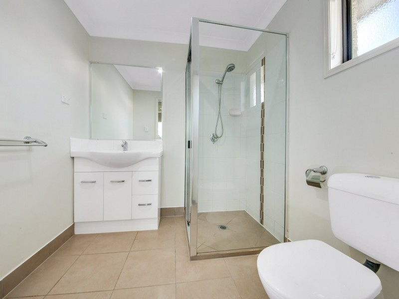 27 Woodland Court, Kirkwood QLD 4680