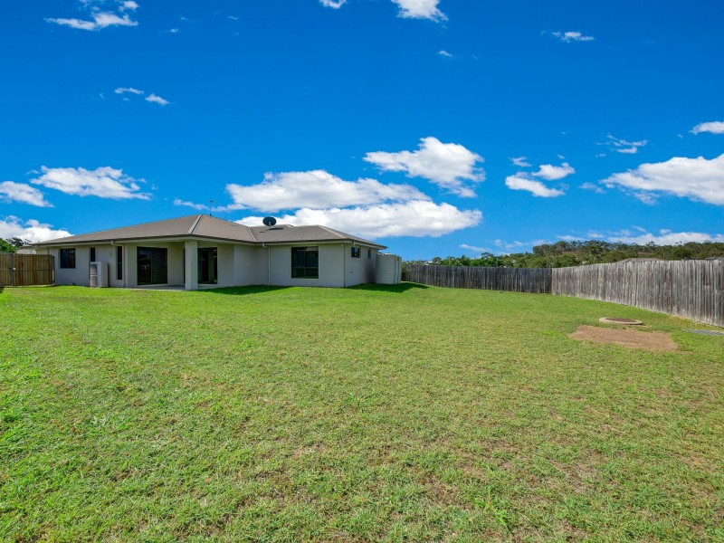 27 Woodland Court, Kirkwood QLD 4680