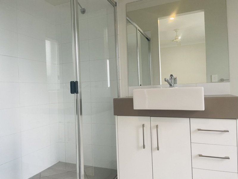 5 Jardine Crescent, Boyne Island QLD 4680