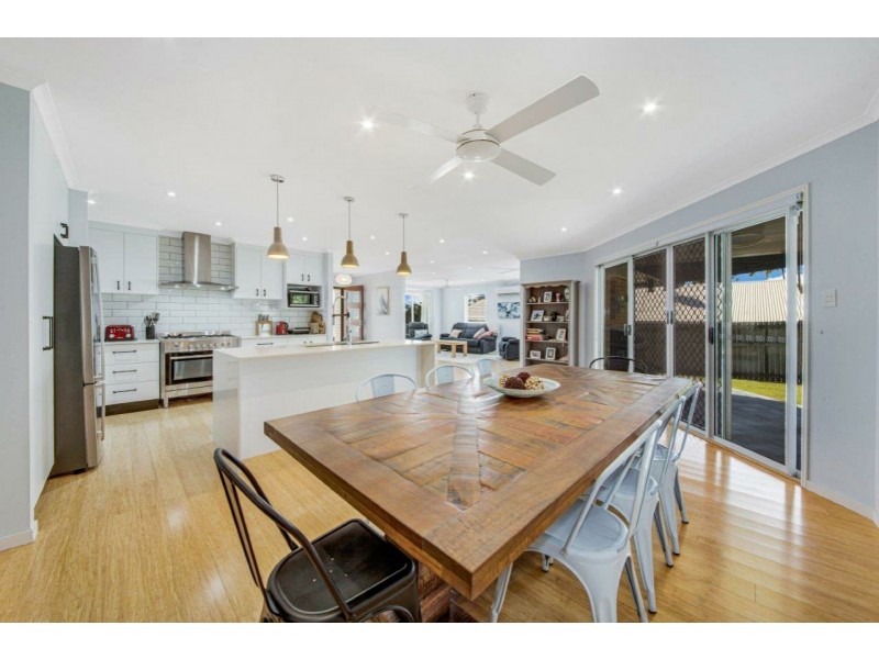 9 Geoffrey Thomas Drive, Tannum Sands QLD 4680