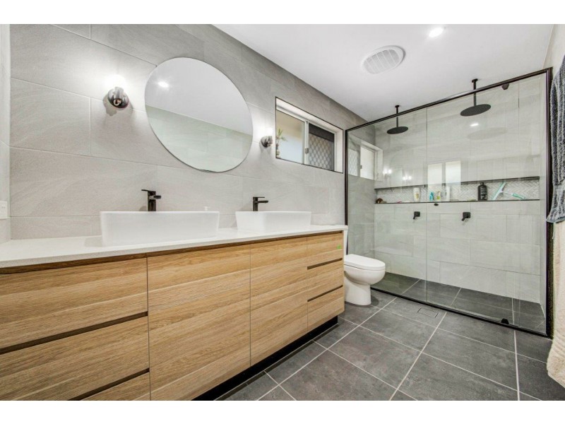 9 Geoffrey Thomas Drive, Tannum Sands QLD 4680