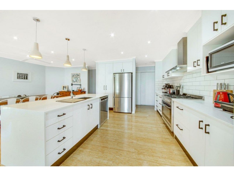 9 Geoffrey Thomas Drive, Tannum Sands QLD 4680