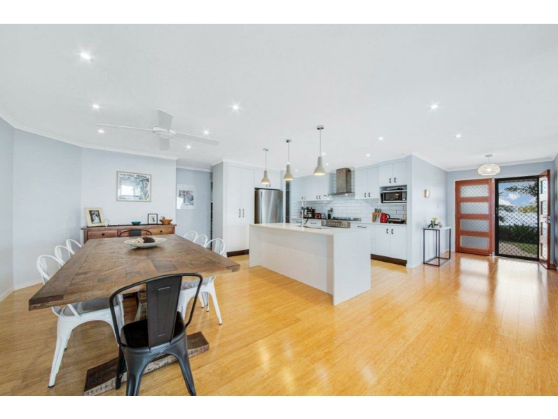 9 Geoffrey Thomas Drive, Tannum Sands QLD 4680