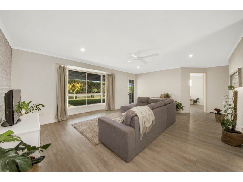 13 Curtis Avenue, Boyne Island QLD 4680