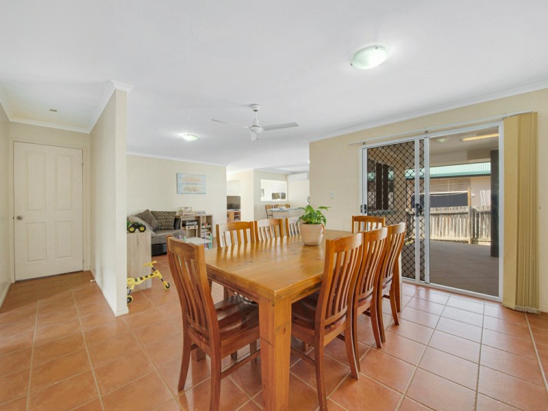 5 Lois Court, New Auckland QLD 4680