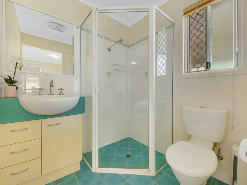 5 Lois Court, New Auckland QLD 4680