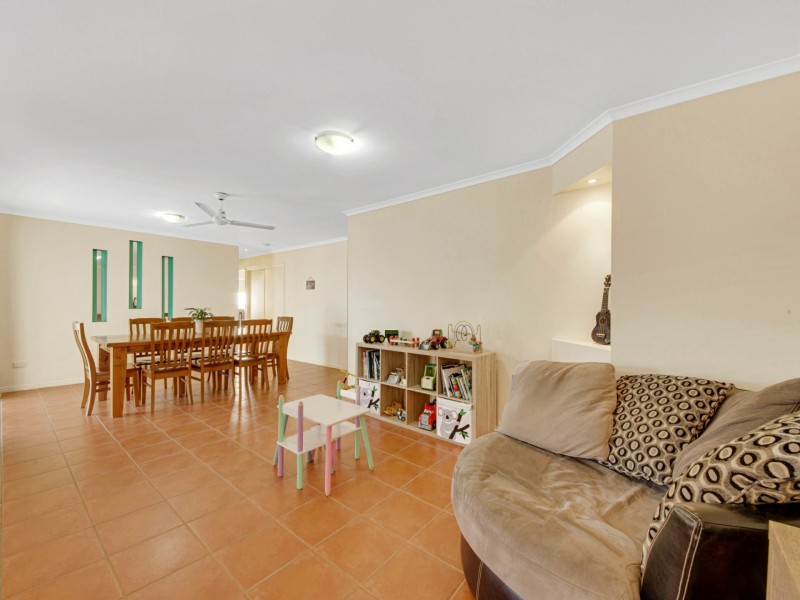 5 Lois Court, New Auckland QLD 4680