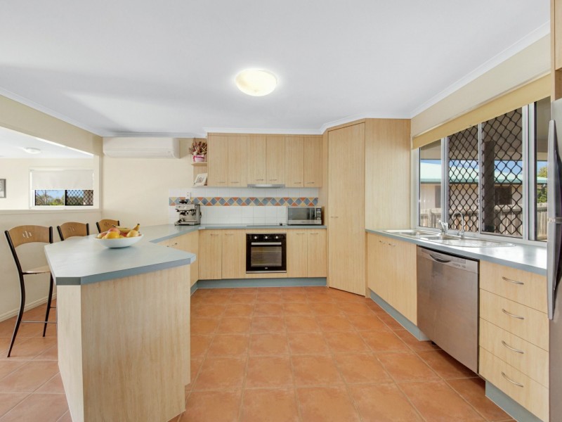 5 Lois Court, New Auckland QLD 4680