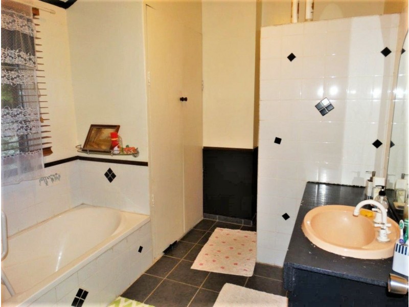 12 Chapman Street, Miriam Vale QLD 4677