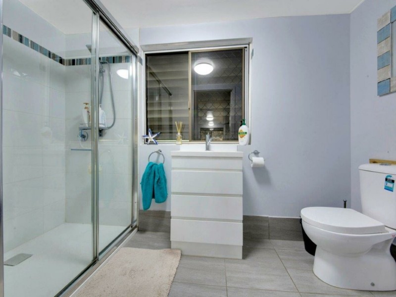 1 Jacaranda Drive, Boyne Island QLD 4680