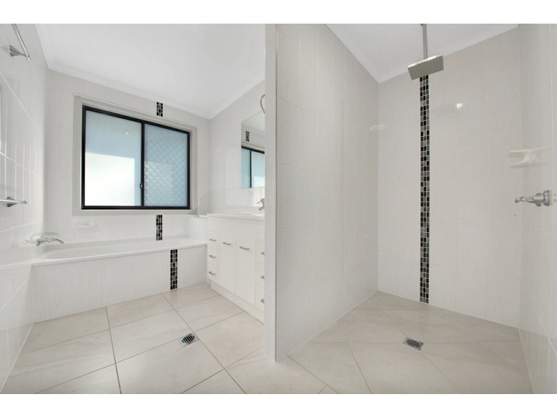 16 Karumba Court, Tannum Sands QLD 4680