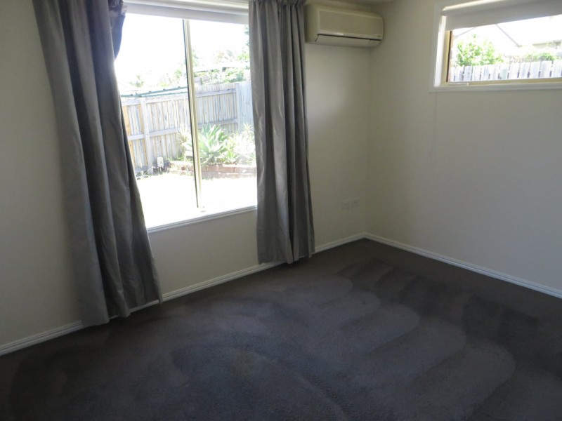 26 Curtis Avenue, Boyne Island QLD 4680