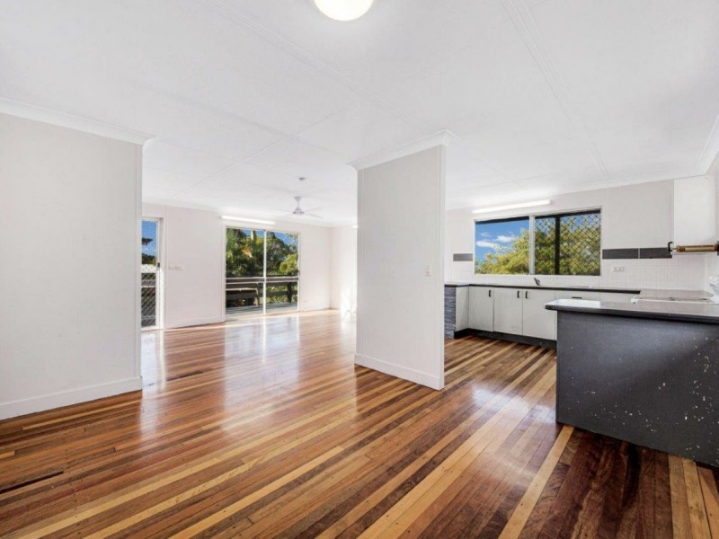 49 Amaroo Street, Boyne Island QLD 4680