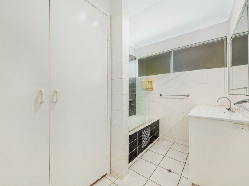 49 Amaroo Street, Boyne Island QLD 4680