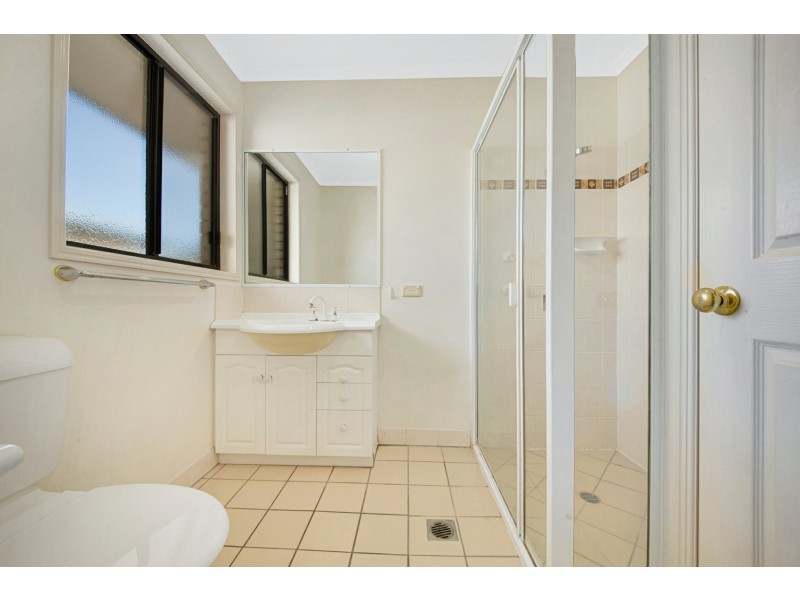 16 Golf View Drive, Boyne Island QLD 4680