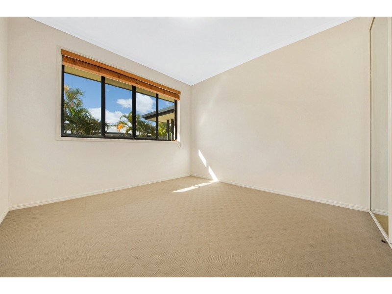 16 Golf View Drive, Boyne Island QLD 4680