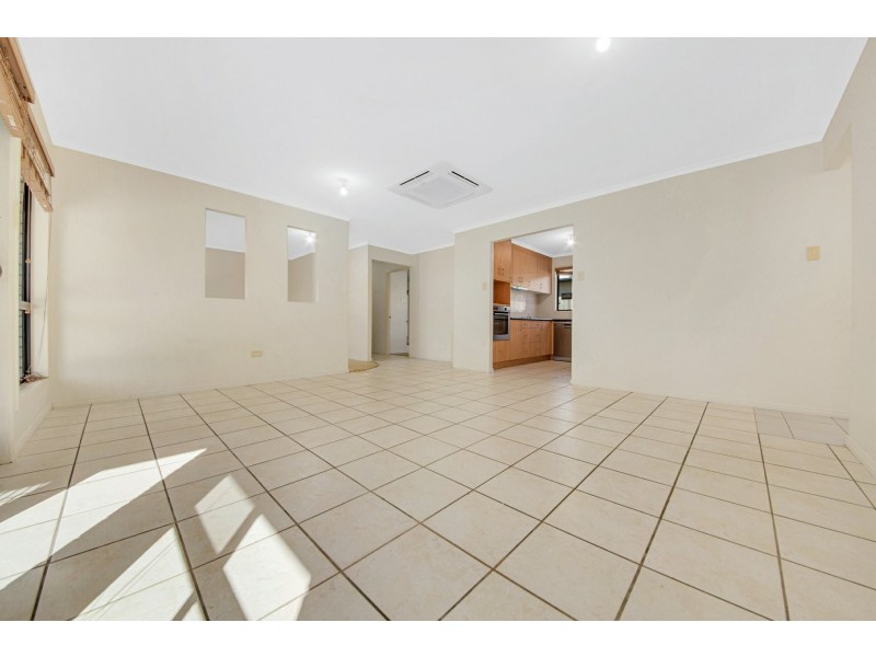 16 Golf View Drive, Boyne Island QLD 4680