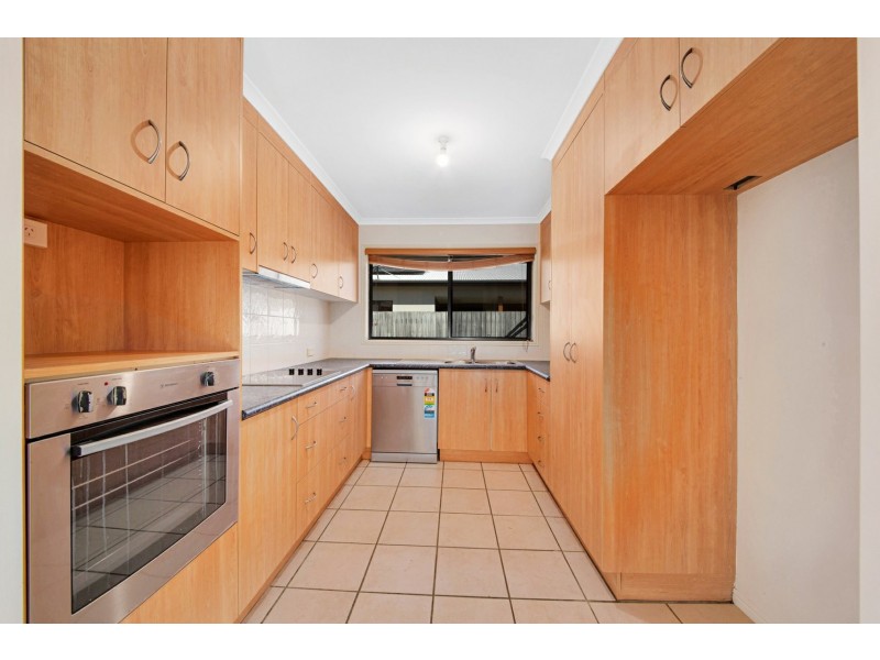 16 Golf View Drive, Boyne Island QLD 4680