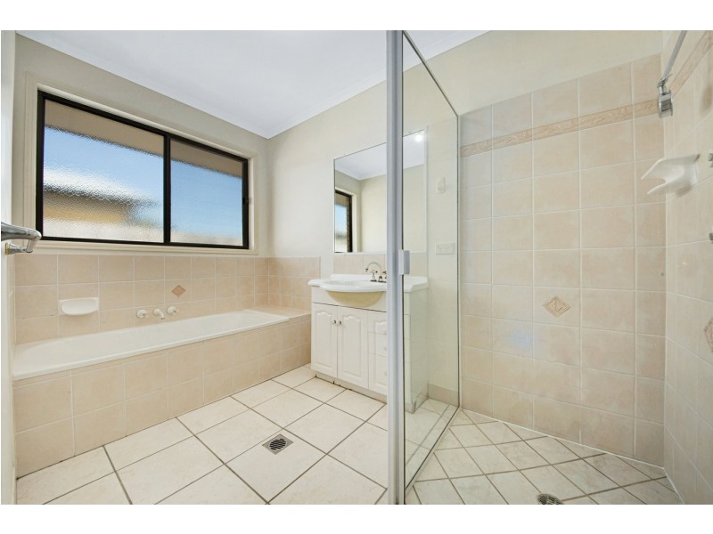 16 Golf View Drive, Boyne Island QLD 4680