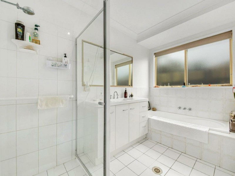 17 Beltana Drive, Boyne Island QLD 4680