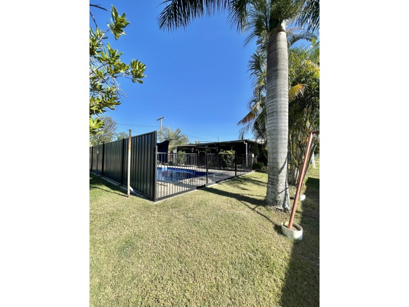 5 Dougall Street, Bororen QLD 4678