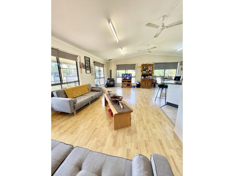 5 Dougall Street, Bororen QLD 4678