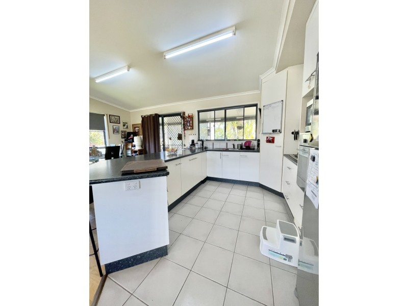 5 Dougall Street, Bororen QLD 4678