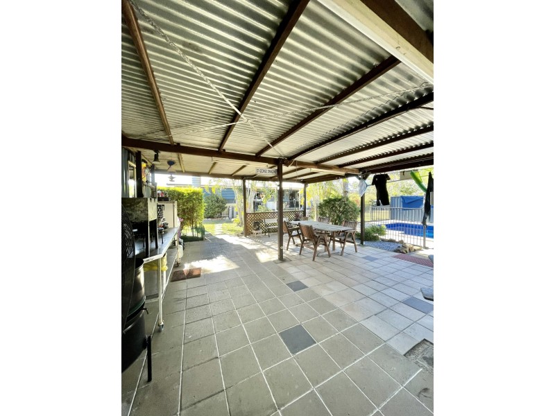 5 Dougall Street, Bororen QLD 4678