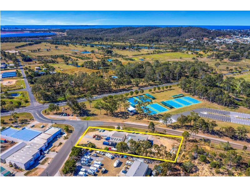 1 Dennis Street, Boyne Island QLD 4680