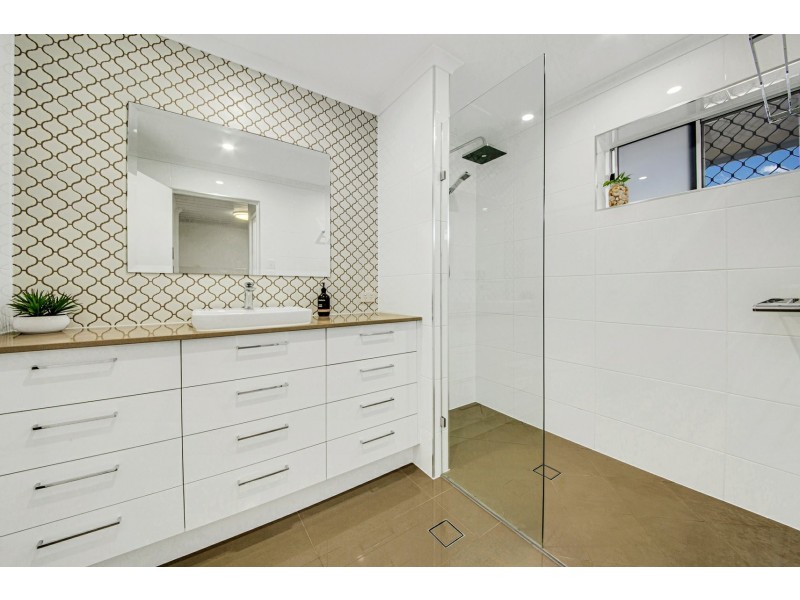 32 Scallop Street, Tannum Sands QLD 4680