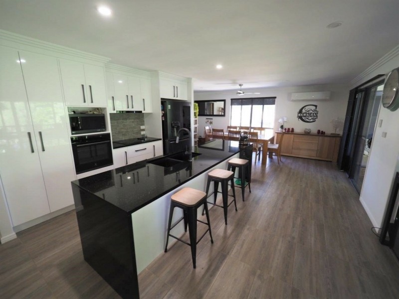 9 Curtis Avenue, Boyne Island QLD 4680