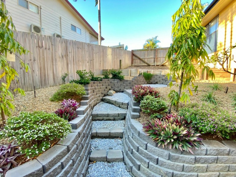 9 Curtis Avenue, Boyne Island QLD 4680