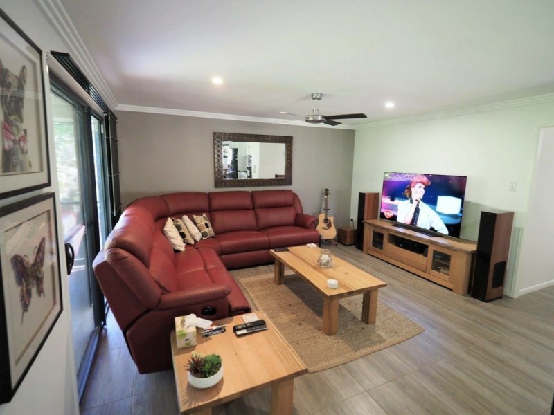 9 Curtis Avenue, Boyne Island QLD 4680