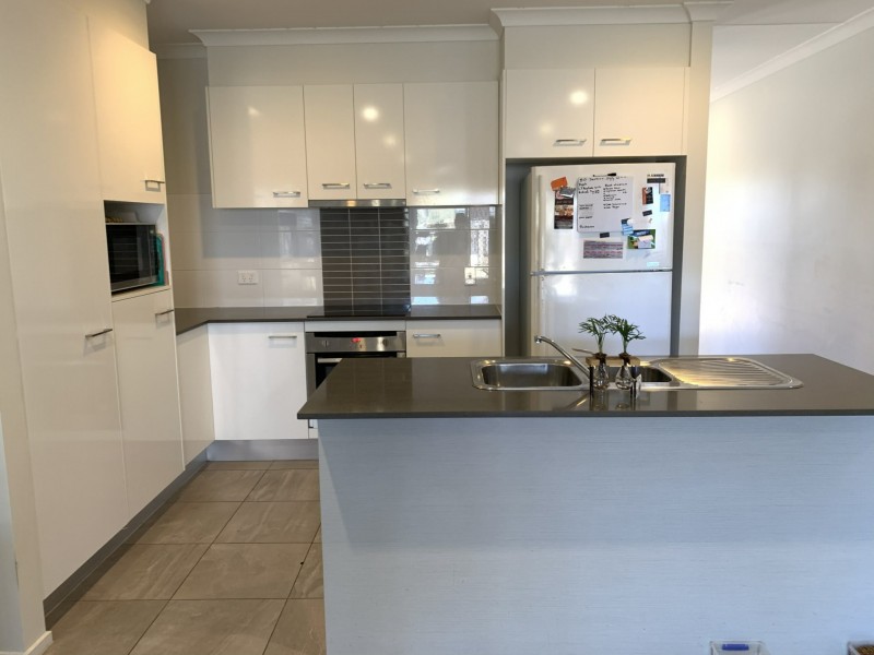 25 Koolivoo Parade, Boyne Island QLD 4680