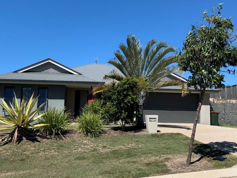 25 Koolivoo Parade, Boyne Island QLD 4680